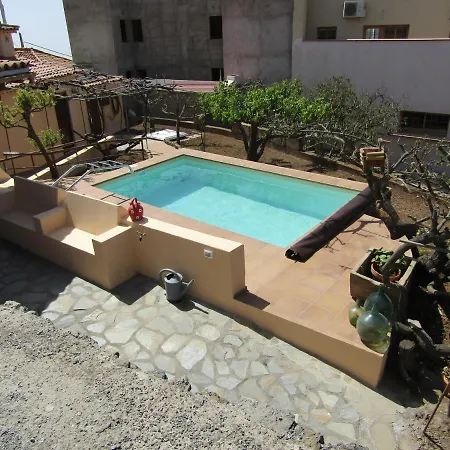 Rural House, Quiet Environment. Pool. Jacuzzi. Free Wifi * ビラフロール