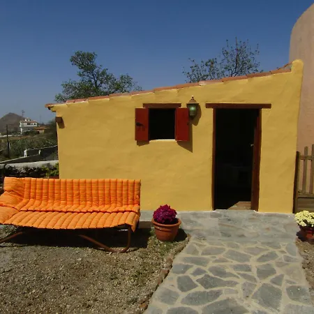 Rural House, Quiet Environment. Pool. Jacuzzi. Free Wifi ビラフロール