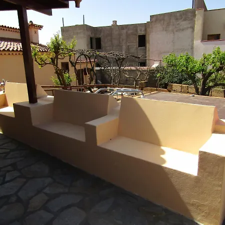Rural House, Quiet Environment. Pool. Jacuzzi. Free Wifi ビラフロール