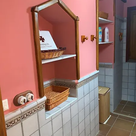 別荘 Rural House, Quiet Environment. Pool. Jacuzzi. Free Wifi ビラフロール