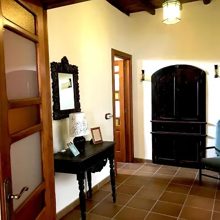 Rural House, Quiet Environment. Pool. Jacuzzi. Free Wifi 別荘 *
