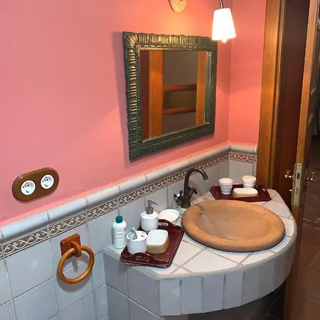 別荘 Rural House, Quiet Environment. Pool. Jacuzzi. Free Wifi ビラフロール