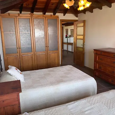 Feriehus Rural House, Quiet Environment. Pool. Jacuzzi. Free Wifi